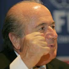 Blatter Dukung Inggris Gelar PD 2018